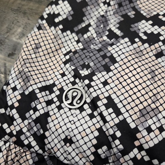 LULULEMON The Fluffiest Down Vest | 6 - Picture 11 of 14